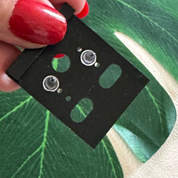 BOGO FREE IVORY CREAM BALL STUD EARRINGS - Picture 2 of 3